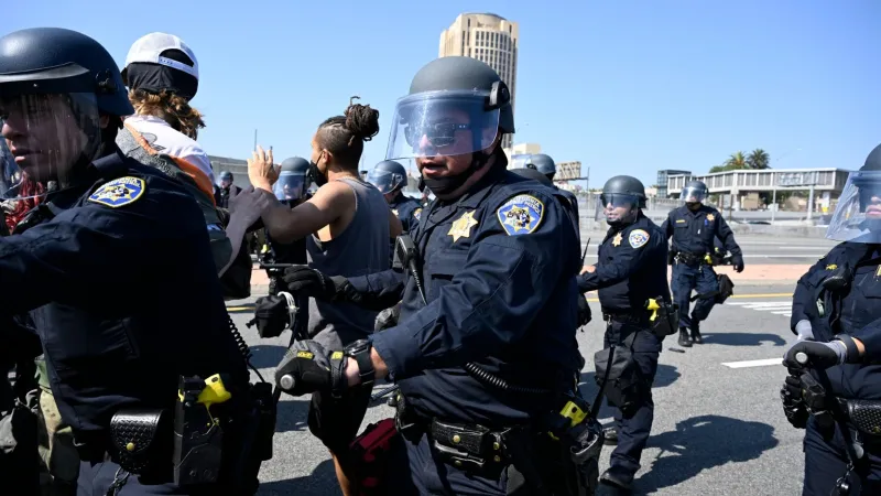 Los Angeles Yanıyor! Sokağa Çıkma Yasağı İlan Edildi!