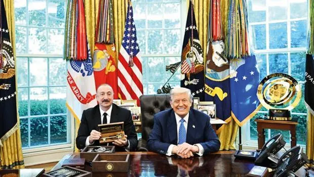 Aliyev'den Tarihi Zafer! Hem Savaş Hem Barış Kazandı