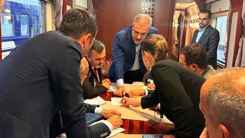 Bakan Fidan, Kiev'den trenle döndü