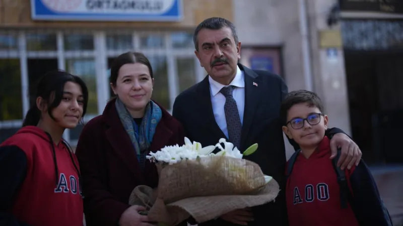 Bakan Tekin'den öğretmenlere mektup: Her çocuğun geleceği size emanet