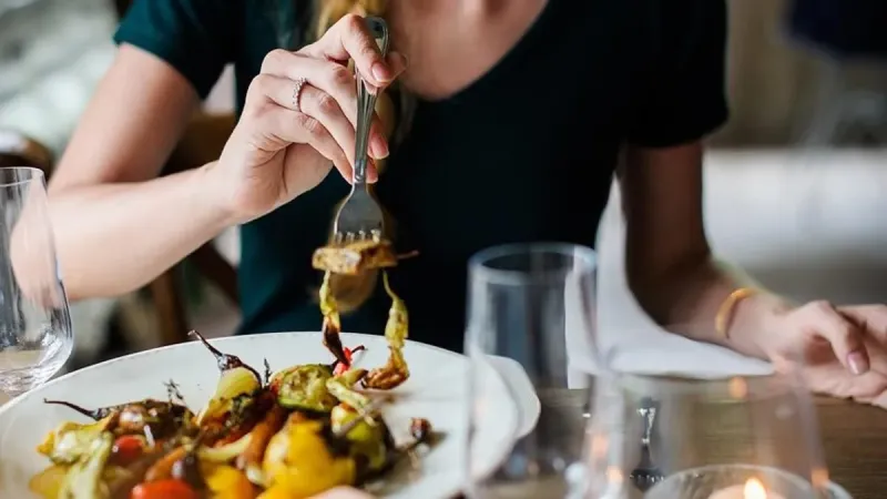 Bu yiyecekler dakikalar içinde zehir üretiyor: Tüketmeden iki kere düşünün!
