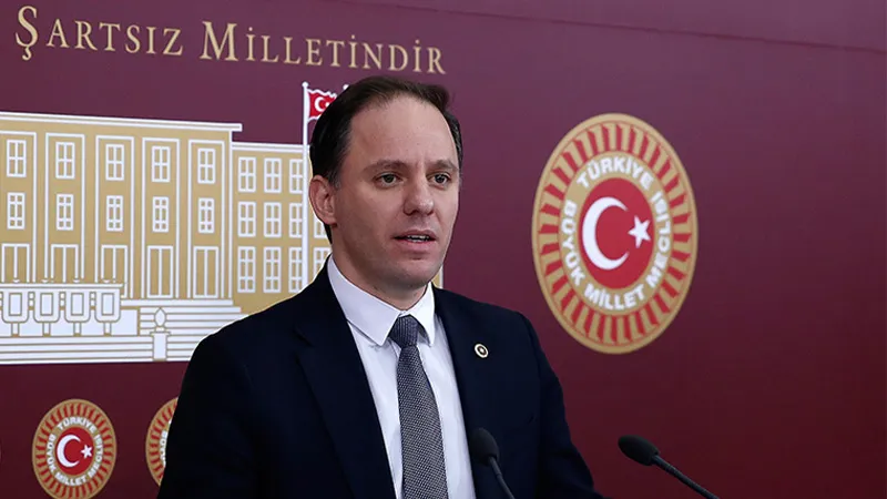 CHP'li Yavuzyılmaz: İBB'nin AKP döneminde aldığı bir helikopter kayıp, diğeri ucuza satıldı