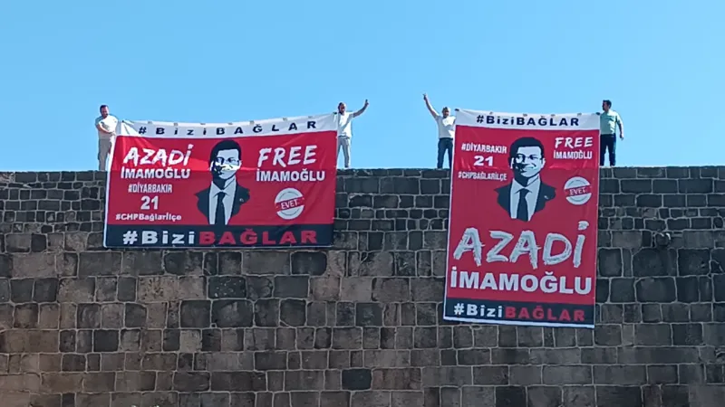 Diyarbakır surlarına asılan “Azadi İmamoğlu” pankartına el konuldu
