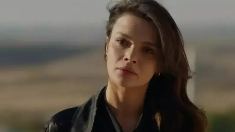 Uzak Şehir'in Şok Eden Başlangıcı! Esra Bilgiç Neden Ayrıldı?