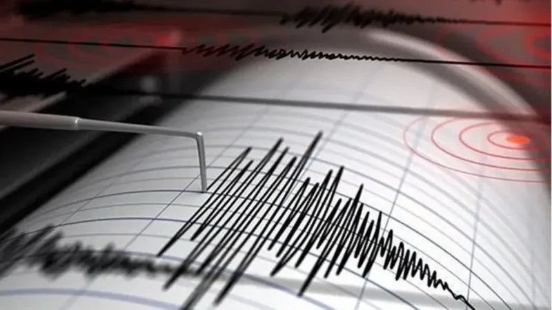 Ege'de Korkutan Deprem! Girit Açıklarında 5.0 Şiddetinde Sarsıntı