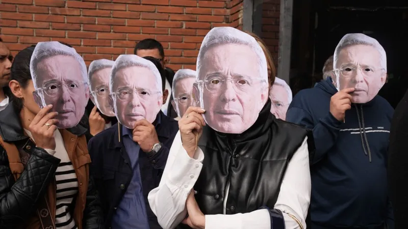 Uribe Şokta! Eski Cumhurbaşkanı Rüşvetten Suçlu Bulundu!