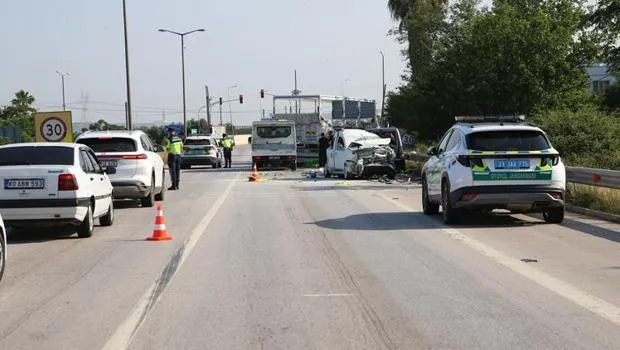 Hatay'da zincirleme trafik kazası: 1 kişi öldü, 10 kişi yaralandı