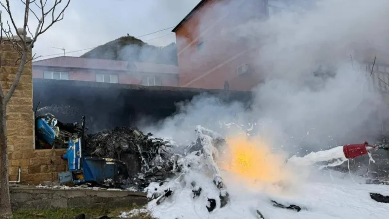 Helikopter evin üzerine düştü