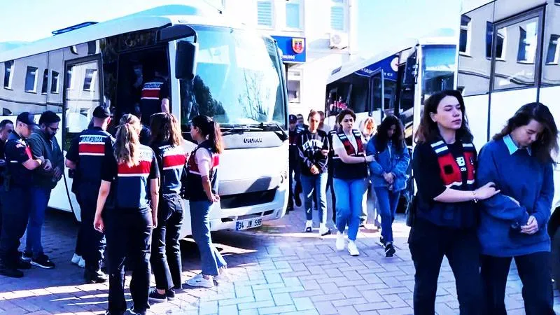 İBB'ye 3. dalga operasyonda gözaltına alınan 20 kişi adliyeye sevk edildi