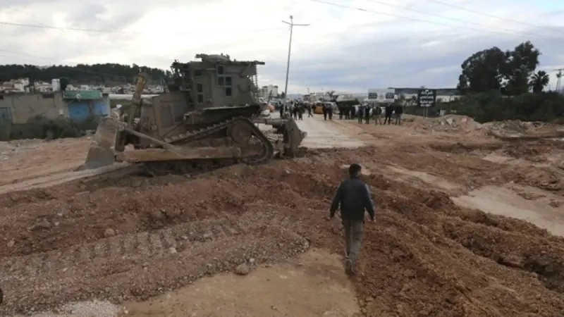 İşgalci İsrail'den Batı Şeria'ya geniş çaplı operasyon: Baskında ana cadde tahrip edildi