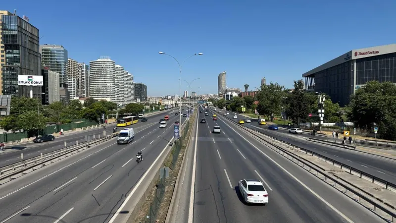Bayram Trafiği Alarm Veriyor! İstanbul Çıkışında Son Durum