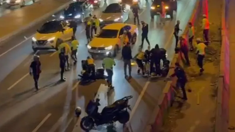 Kazaya müdahale edilen yerde zincirleme kaza! Polis yaralandı