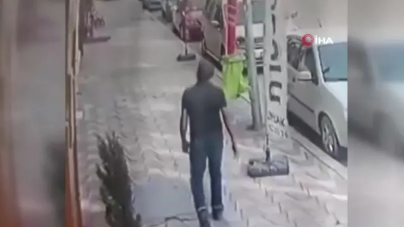 Kediye Tekme İddiası Yalan Mı? Linç Girişiminin Şok Edici Gerçeği!