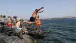 Meteoroloji ve AKOM’dan peş peşe uyarılar: “Zorunlu olmadıkça dışarı çıkmayın”