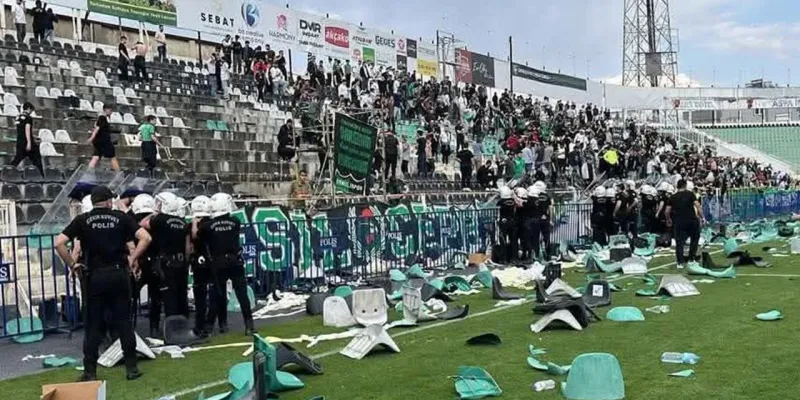 Denizlispor'a Şok Üstüne Şok! Taraftarından Mahrum Mu Kalacak?