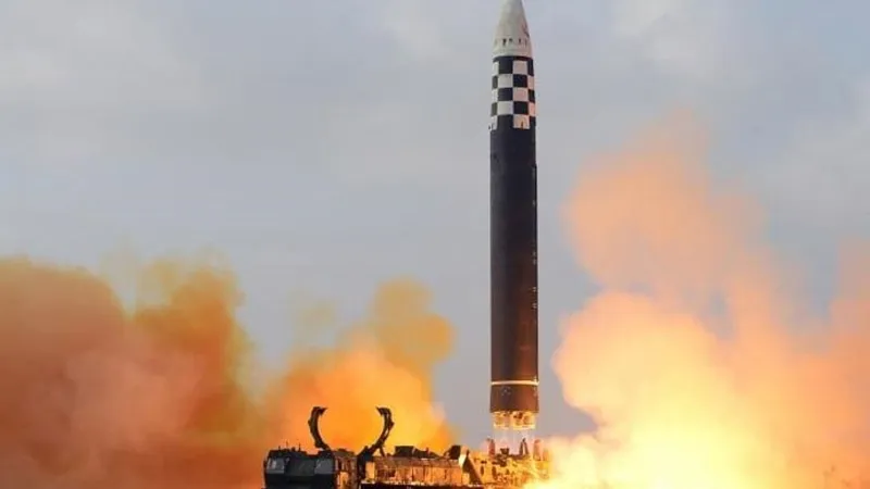 Kuzey Kore'den Füze Şovu! Güney Kore ve Japonya Alarmda