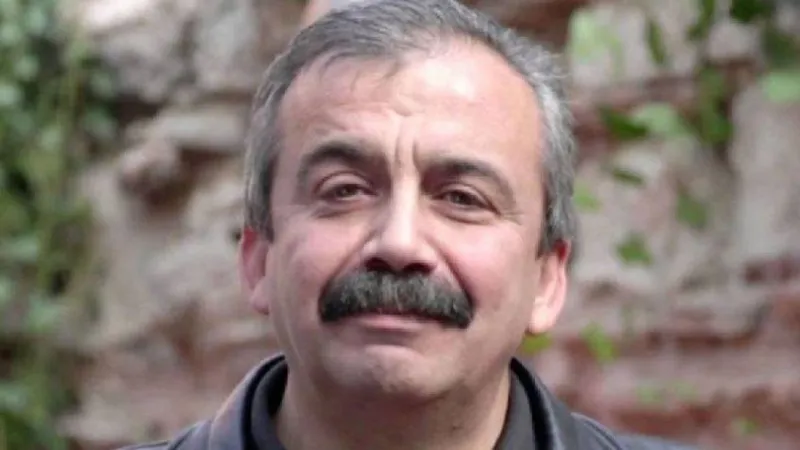 Sırrı Süreyya Önder'e Cezaevinden Mektup Yağmuru! Son Mesajlar