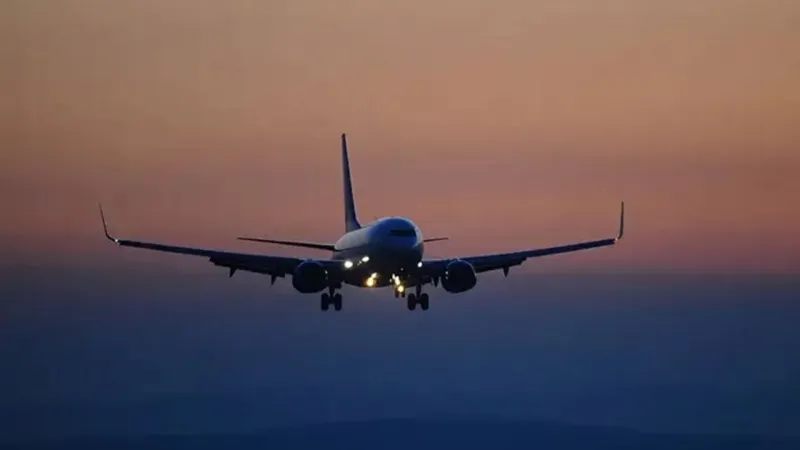 Uçakta E-Sigara Skandalı! O Yolcuya Ne Oldu? Şok Ceza!
