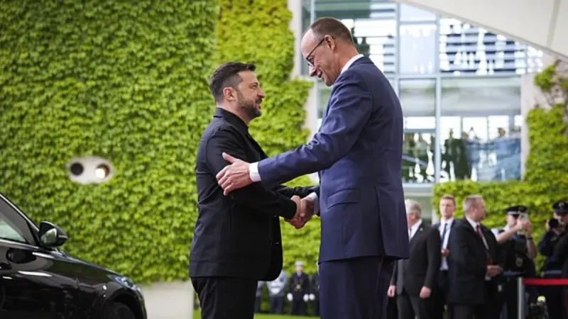 Savaş mı barış mı? Zelenskiy Berlin'de: Almanya ile Ukrayna uzun menzilli füze üretiminde iş birliğine gidecek | Kremlin'den yanıt
