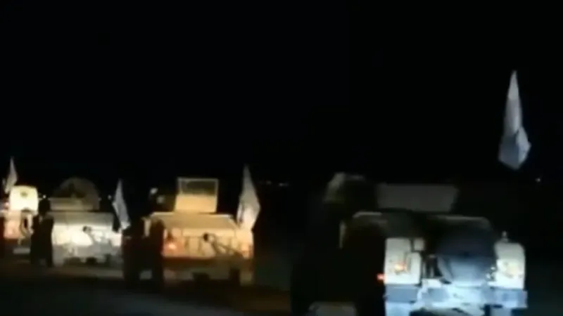 Son dakika... Pakistan - Afganistan hattında çatışma: Taliban askeri birliklerini sevk ediyor