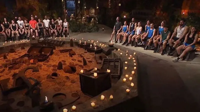 Survivor'da beklenmedik veda! Ailesinin isteği ile finale bir adım kala çekildi