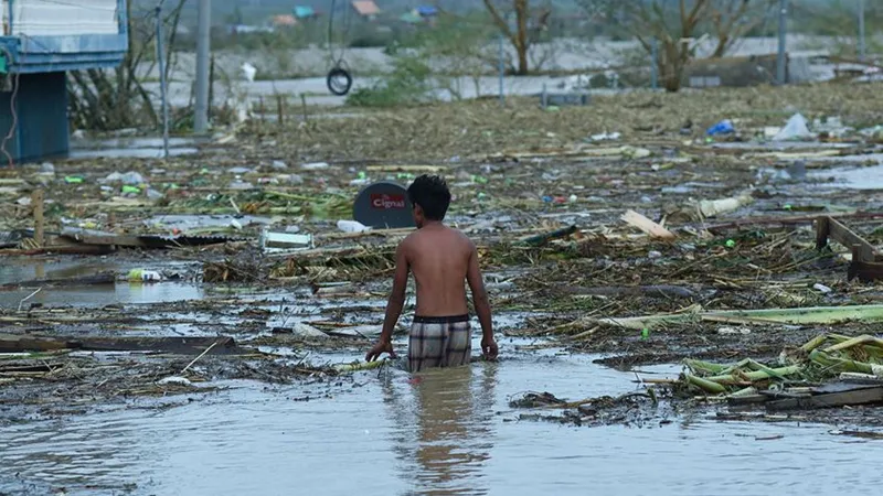 Vietnam'da Kajiki Tayfunu can aldı
