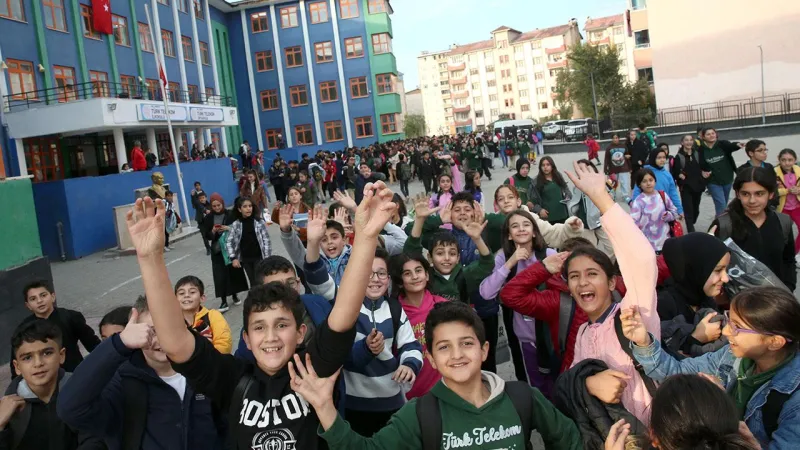 20 Milyon Öğrenci Tatile Giriyor! Karne Günü Yaklaşıyor!