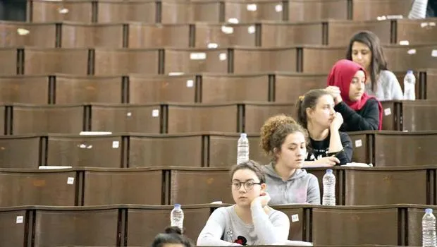 YKS Sınavı Başladı! Milyonlar Ter Dökecek